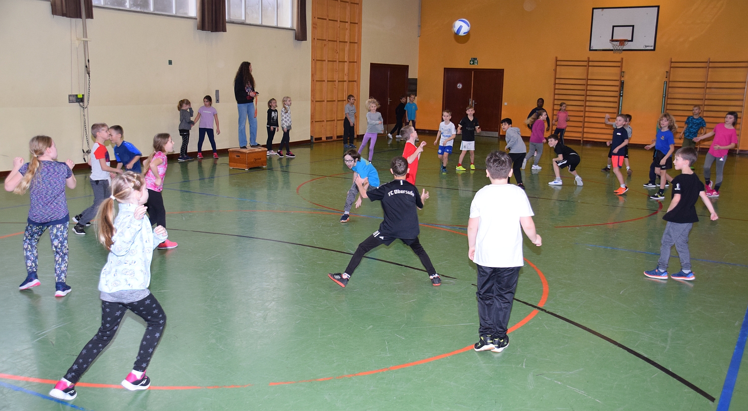 Foto von einem Völkerballspiel